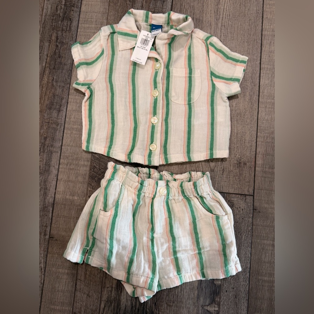 🌶️ NWT Old Navy Green and Pink Striped Set. Size 12-18 Months